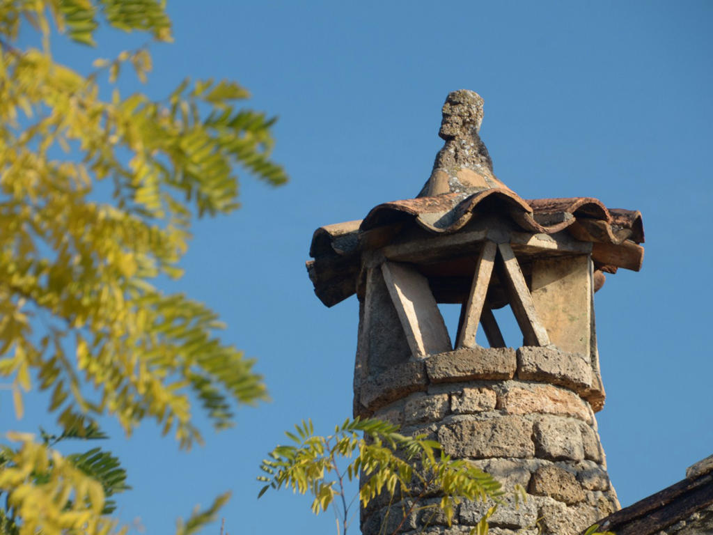 chimenea arquitecura tradicional Lecina